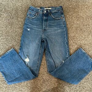 Levi’s Ribcage Straight Ankle Jeans